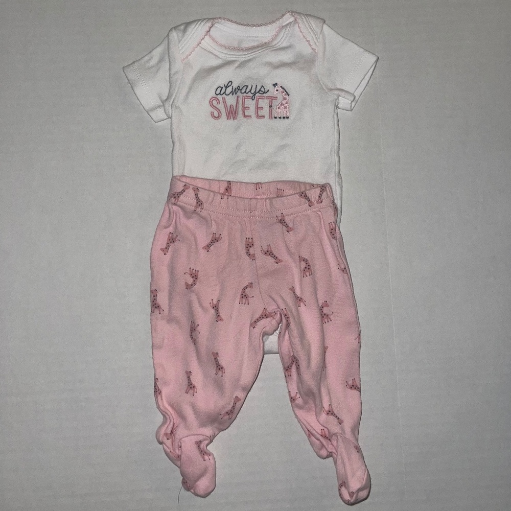 Carter’s - pink giraffe outfit